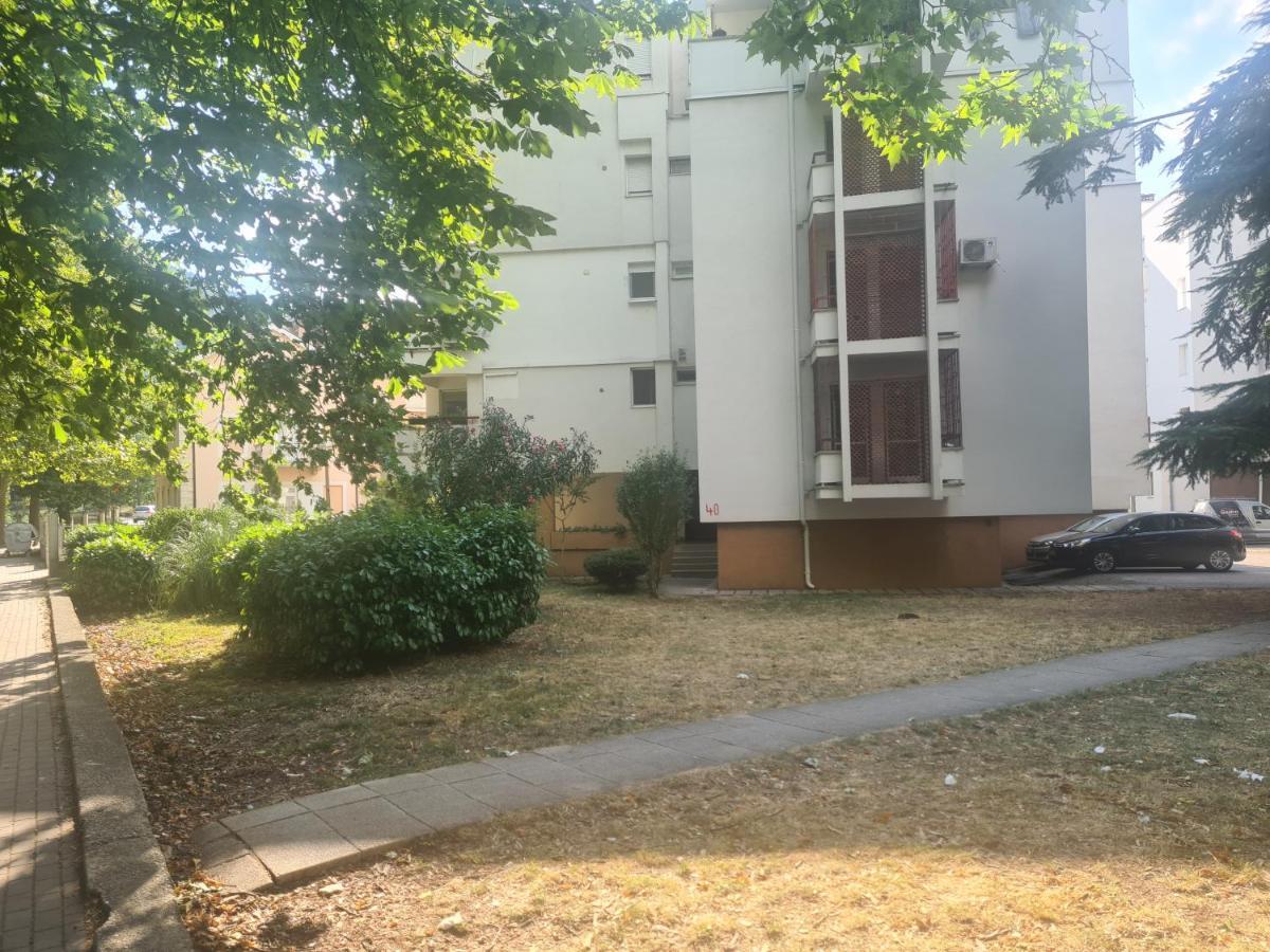 City Mid Mostar Apartment Bagian luar foto