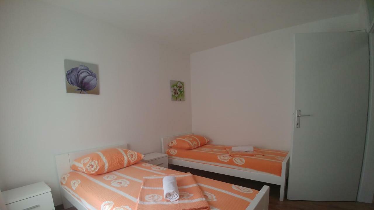 City Mid Mostar Apartment Bagian luar foto