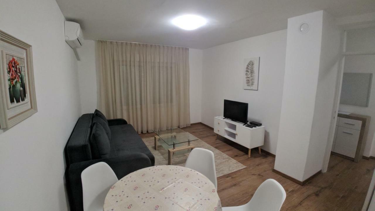 City Mid Mostar Apartment Bagian luar foto