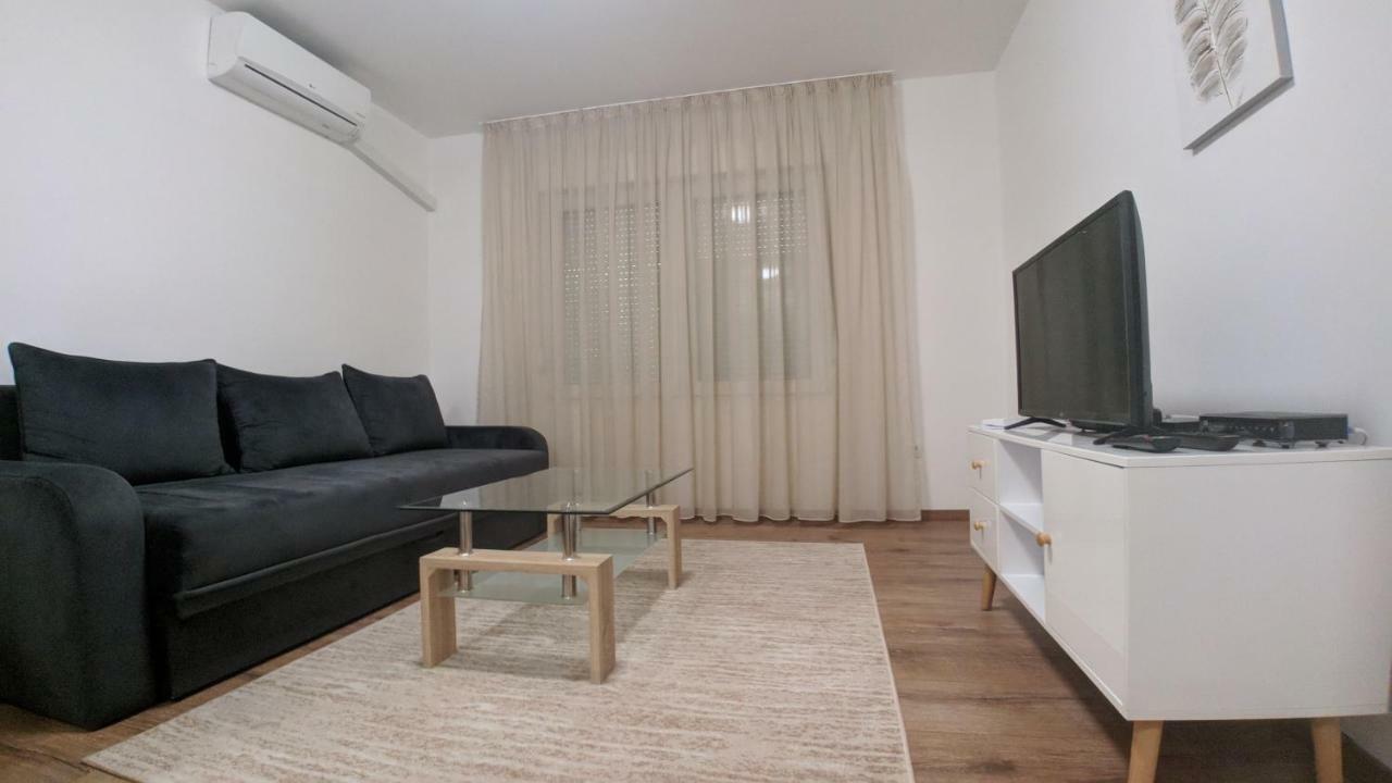 City Mid Mostar Apartment Bagian luar foto